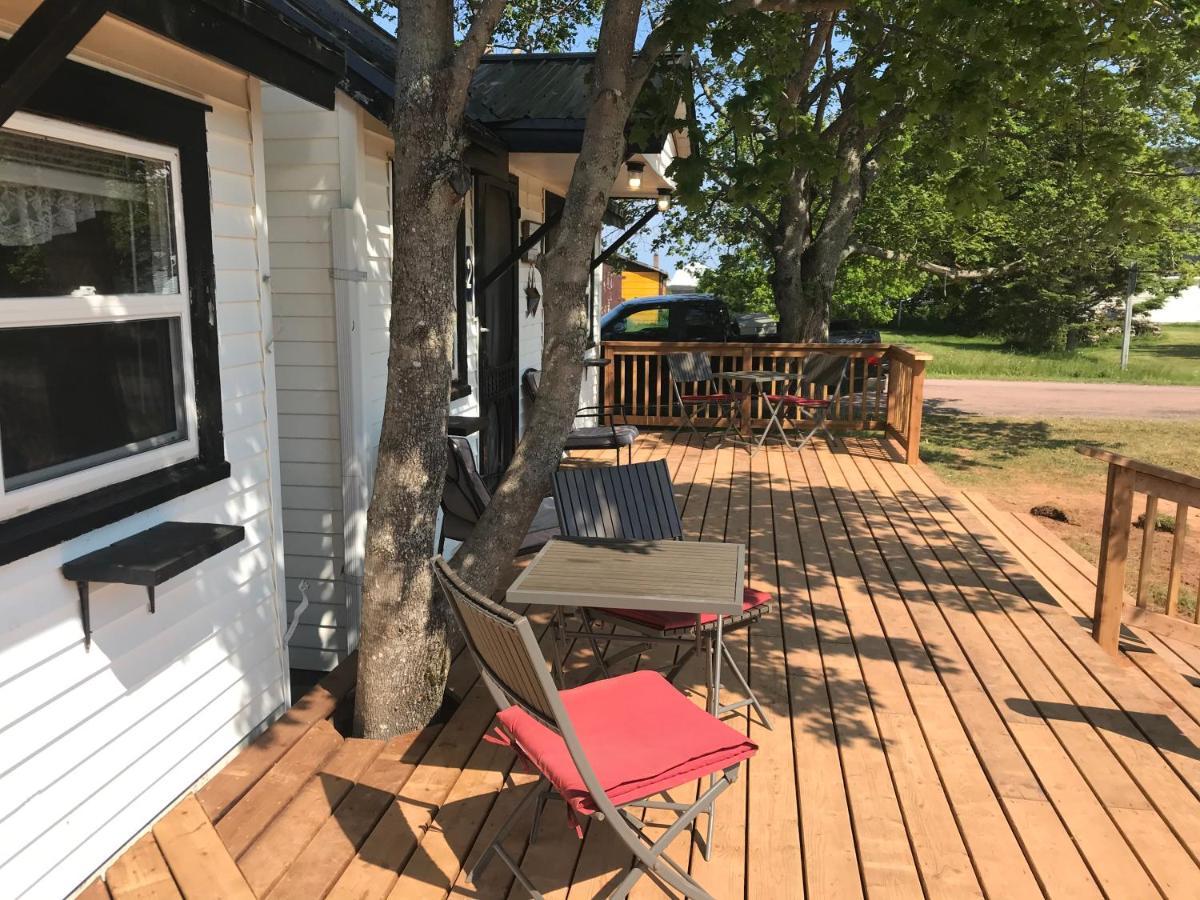 The Coastal Cabins In New Brunswick Hotel Cape Tormentine Exterior photo